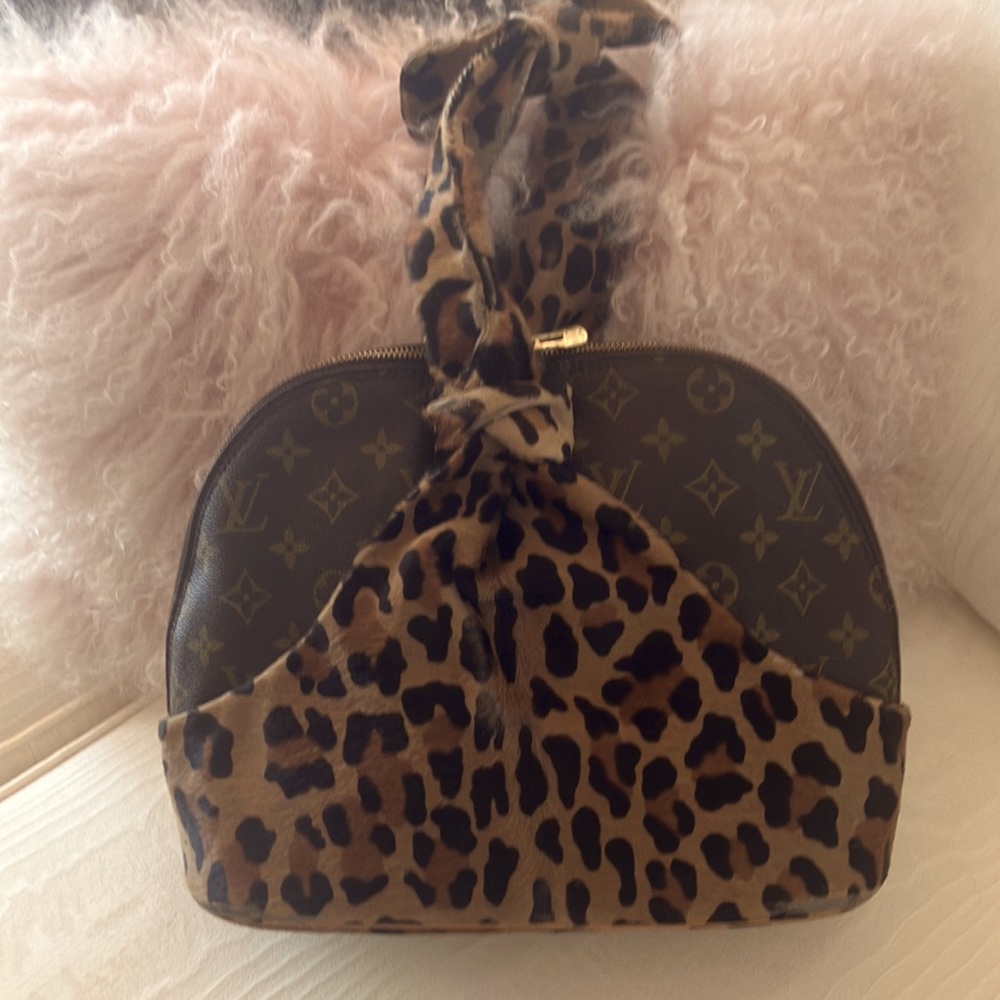 Louis Vuitton Brown and Tan Leopard Print Bag